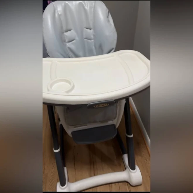 Graco High Chair With Tray | Color: Gray/White | Size: Osbb | Sabreensami682's Closet
