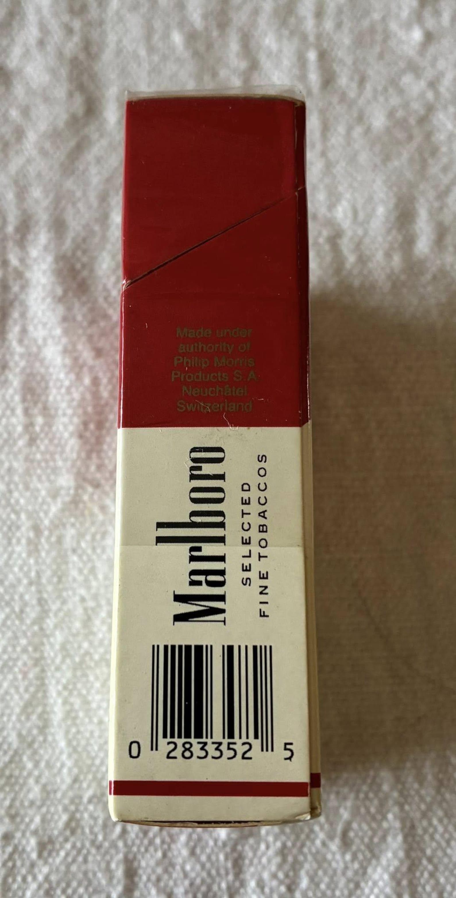 Vintage Marlboro Red Empty Cigarette Pack – Arabic Warning Version – Philip Morris Switzerland – 20 Class A Cigarettes – Collectible Tobacco