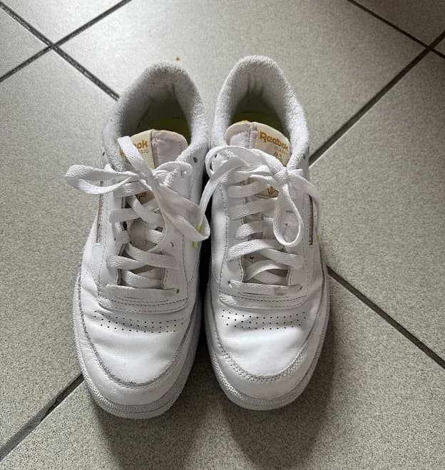 Worn Once M Size 7.5 W 9.5 - Reebok Club C 85 White/yellow Gum Sole