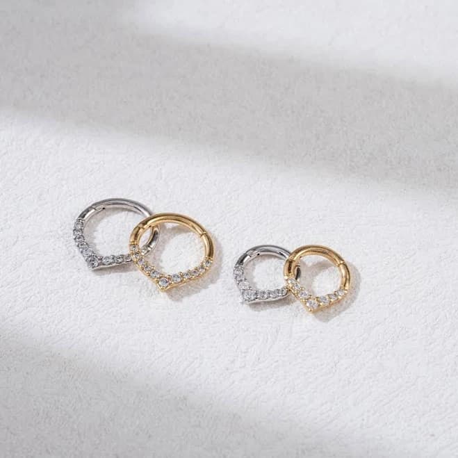16g Sparkling Gemstone Spike Hinged Clicker Cluster Nose Ring