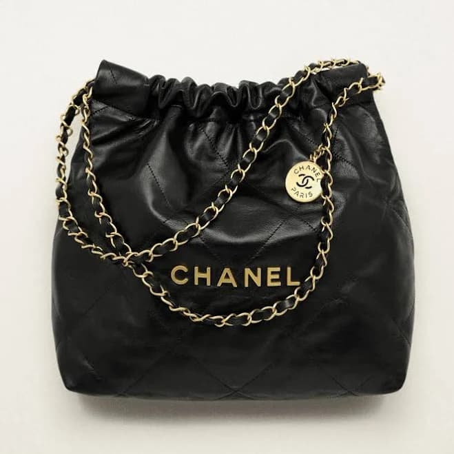 CHANEL 22 Calfskin Leather Handbag with Chain-Strap