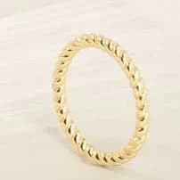 Caitlyn Minimalist Lea Twisted 18K Gold Ring