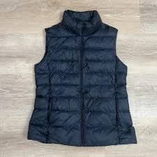 Uniqlo Ultra Light Down Vest Womens Medium Black Puffer Quilted Full Zip