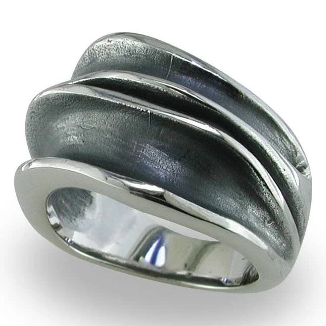 Thin Waves Ring