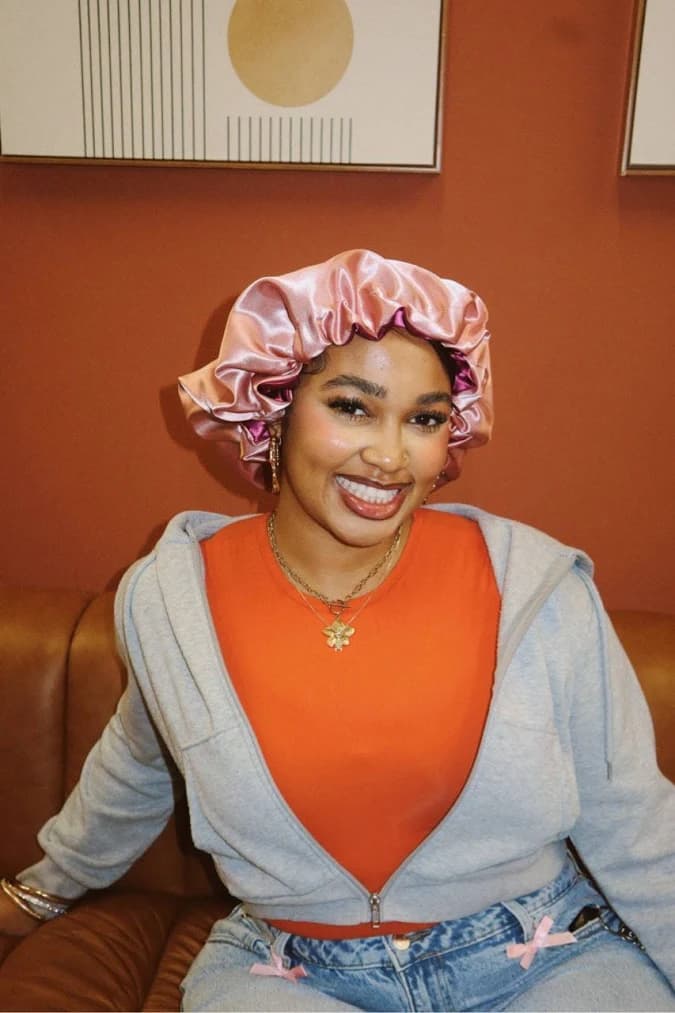 Magenta Bonnet