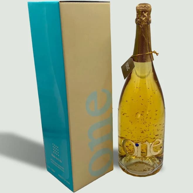 ONE Gold Sparkling White Wine (cava) with Gold Edible Flakes Magnum 150cl