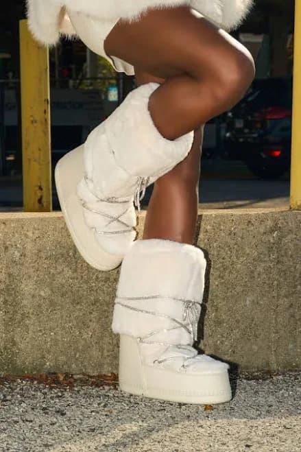 Akira Azalea Wang Karmela Fur Moon Boot