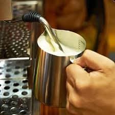Barista 400ml Stainless Steel Milk Jug - Milk Frothing Jug with Measure for Cappuccino and Latte (Silver, 400ml) : Amazon.com.be: Home & Kitchen
