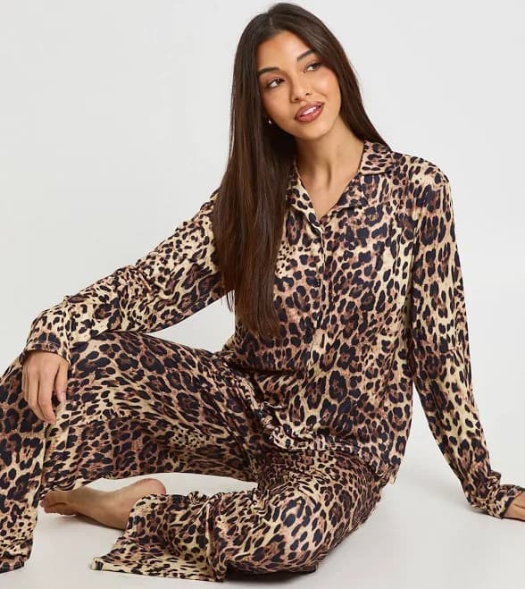 Boohoo Women's Leopard Print Long Sleeve Pyjama Set