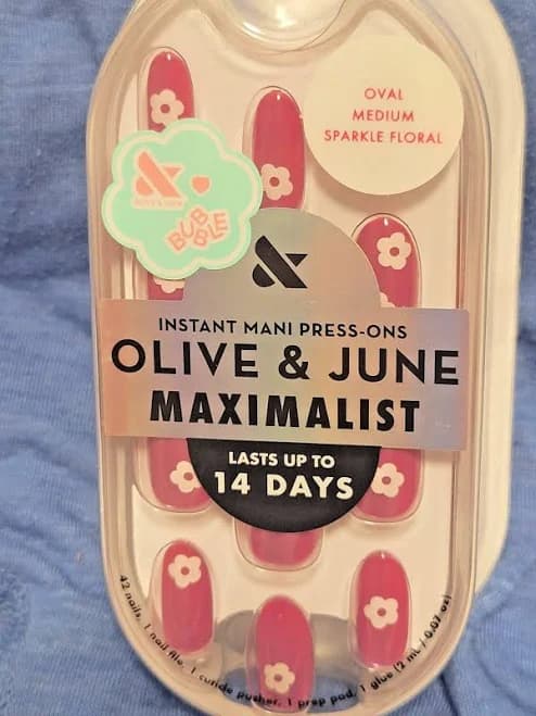Olive & June Maximalist Instant Press-on Nails Oval, Medium, Sparkle