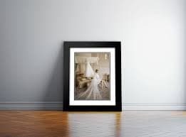 Amazon.com: ArtDirect 客製化裱框20x24 現代黑色木框,附您的照片或藝術品- 上傳任何圖片,我們將為您列印和裱框: