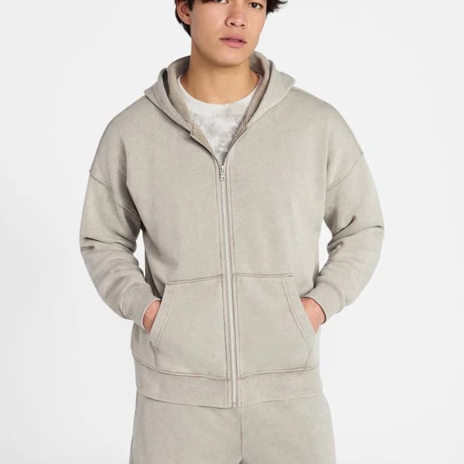 No Boundaries Men's Zip Hoodie with Long Sleeves