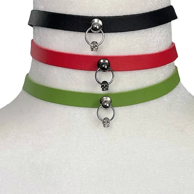 Dainty Skull O Ring Choker