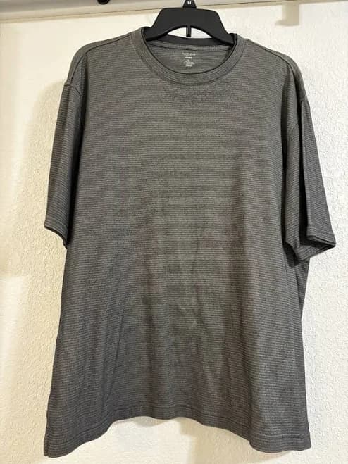 Van Heusen Men’s Large Grey Tee Everyday
