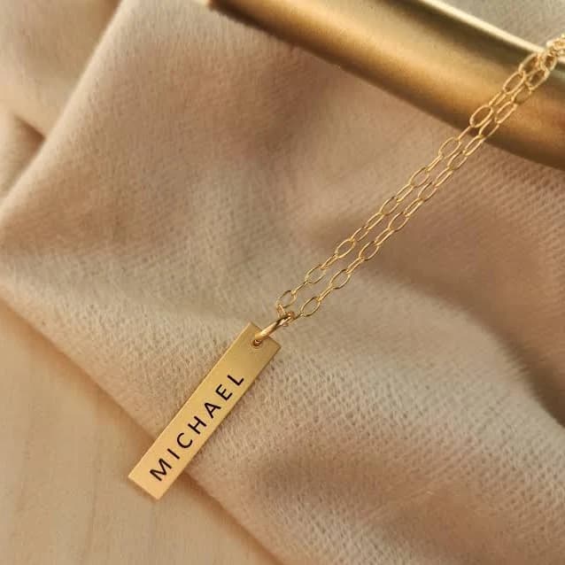 going golden Gold Vertical Bar Name Necklace