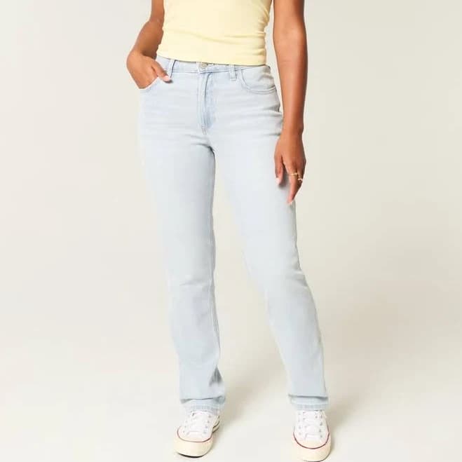 Hollister Women's Curvy High-Rise Straight Jeans