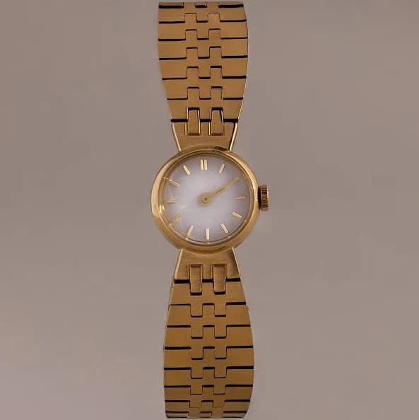 Caitlyn Minimalist Round Brick Link Watch
