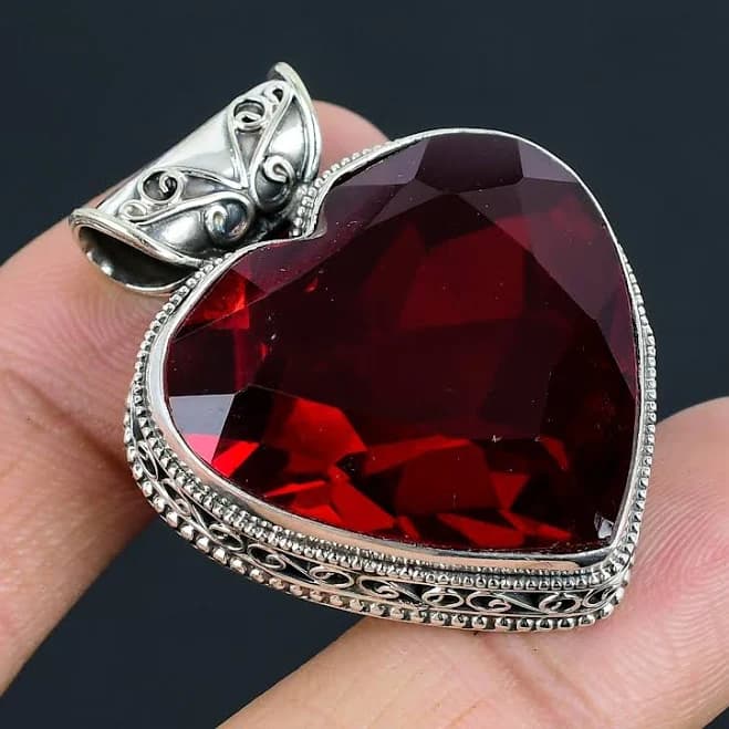 925 Sterling Silver Heart Garnet