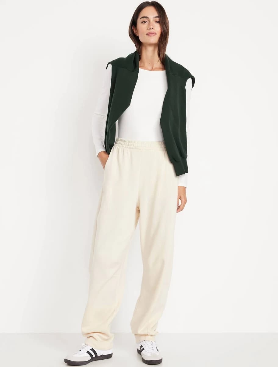 Old Navy Women's Mid-Rise Socomfy Barrel Sweatpants