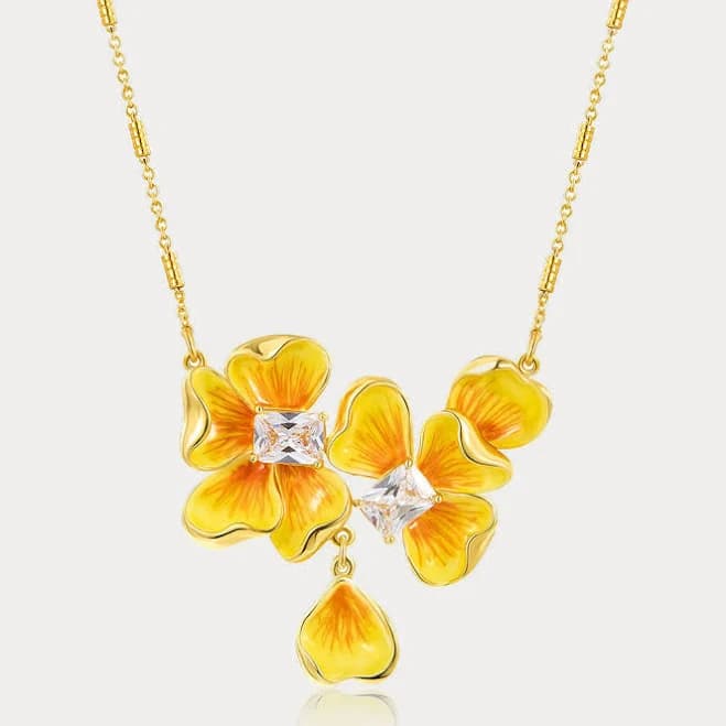18K Gold Flower Pandant Necklace