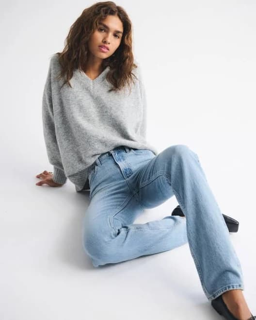 Abercrombie & Fitch Women's 90s Ultra High Rise Straight Jean