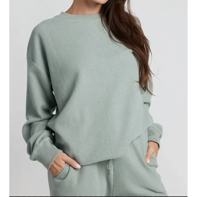 Comfrt Shirts | Comfrt Waffle Knit Thermal Long Sleeve Sage Green Xl Oversized Crewneck Pullover | Color: Green | Size: Xl | Kissyb17's Closet