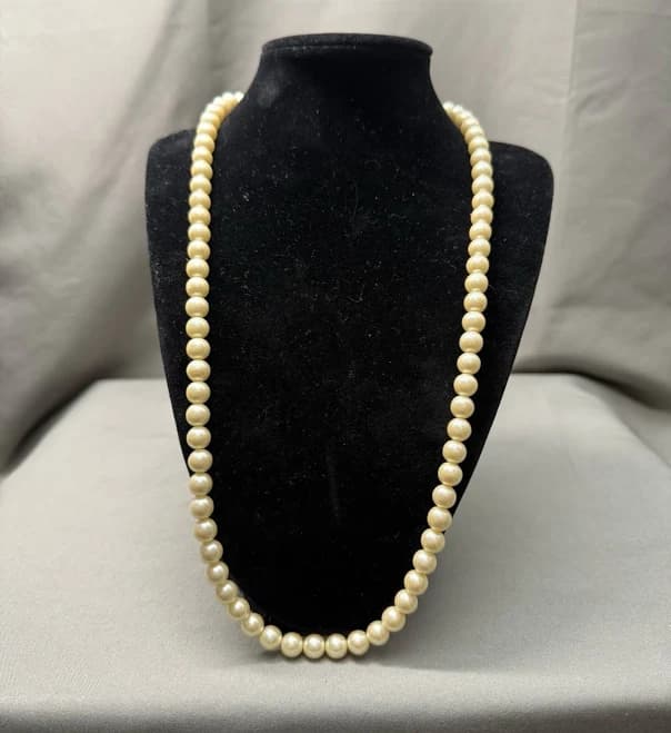 Vintage Signed 1928 White Faux Pearl Classic Single Strand Beaded