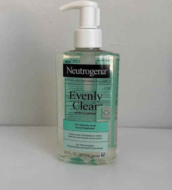 Neutrogena Evenly Clear Acne Cleanser 9.1 Fl Oz