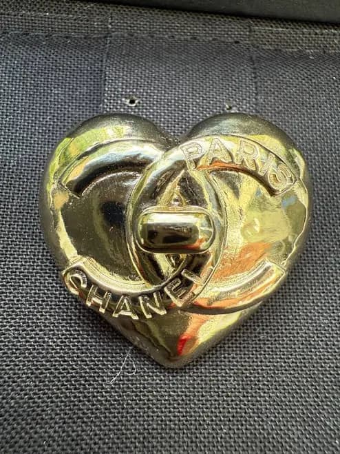 CHANEL CC Logo Heart Turnlock Brooch Pin Charm