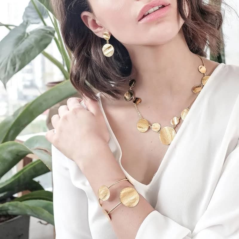 Geometric Gold Short Coin Necklace