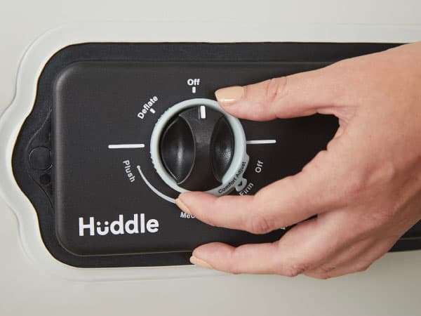 Amazon.com: Huddle Luxury Air Bed with Patented Dual Pump SlumberGuard™ Premium Technology | Self-Inflation and Anti-Deflate Airbed Tech | Comfort Inflatable Air Mattress | Full Size : Home & Kitchen