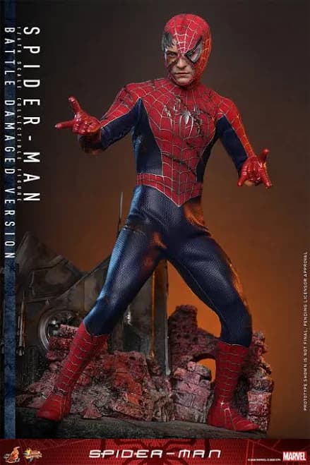 Hot Toys Spider-Man Battle Damaged Version 1/6 Scale