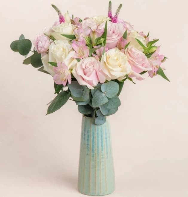 Felice 20 Stems in White and Pink Roses