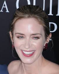 Emily Blunt Poster G1463464 - IcePoster.com