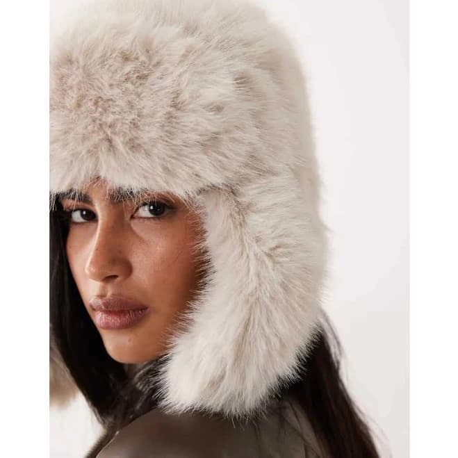 Gina Tricot faux fur trapper hat in light beige-Neutral