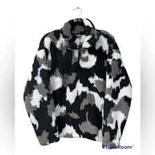 Eddie Bauer Woman's Cow print Sherpa • L