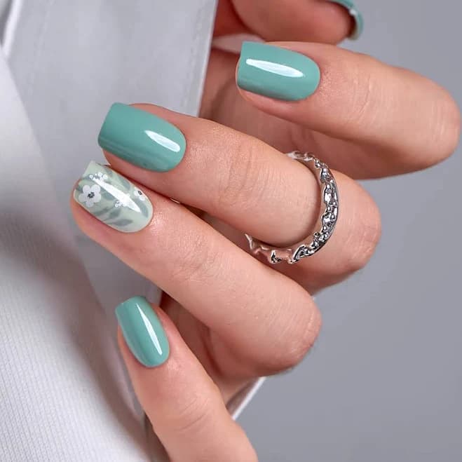 Curvlife Short Squoval Floral Nail Art