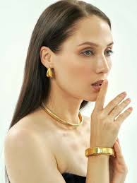 Omega Cuff Bracelet in 18k Gold Filled - Sleek Modern Design – Someone & HerOwn