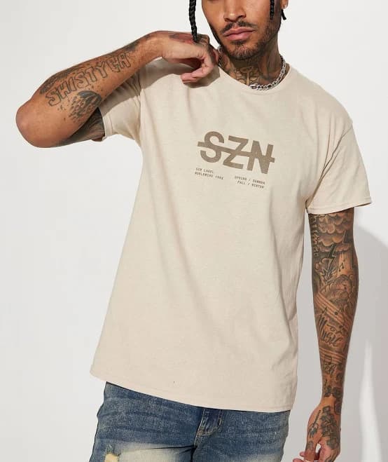 Fashion Nova Men's Szn Label Short Sleeve Tee Shirt