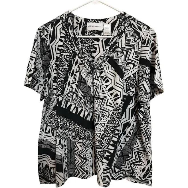 Vintage Alfred Dunner Black White Geometric Top Size L Short Sleeve Beaded Neckline