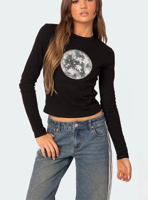 Edikted Women's Disco Girl Long Sleeve Graphic T-Shirt