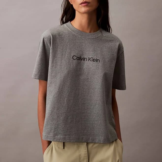 Calvin Klein Women's Standard Logo Boxy Fit Crewneck T-Shirt