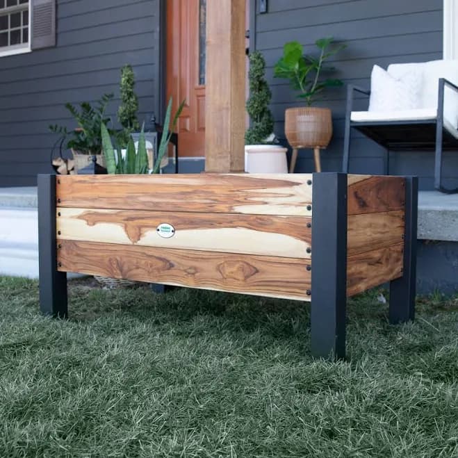 Backyard Discovery Planter