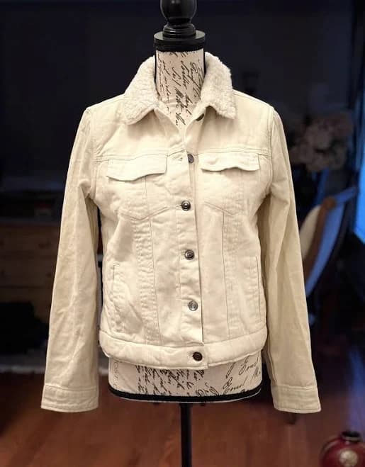 Women’s Sherpa Lined Cream Denim Jacket. Small, Euc. Harper Heritage