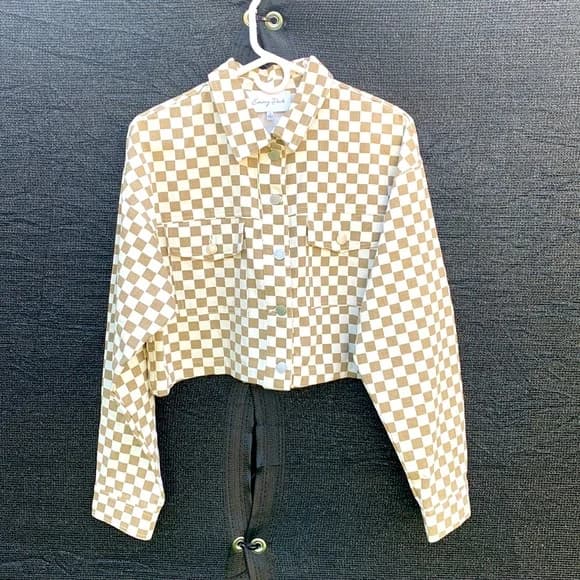 Cropped light brown/ tan and white checkered pattern jaket.