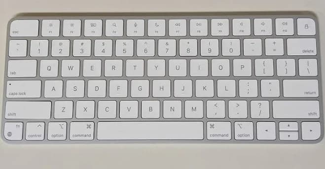 Apple Magic Keyboard (White/Silver)