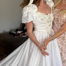 Stunning vintage wedding gown in great... | Depop