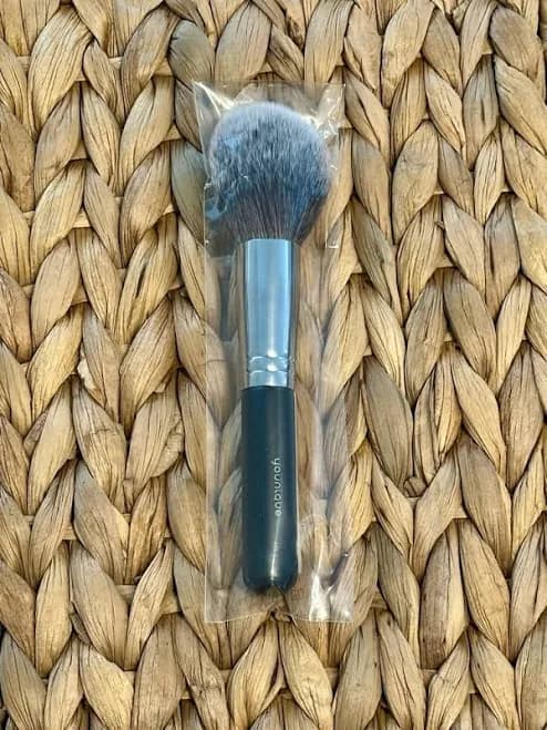Younique Makeup | Younique Setting Powder Brush - Black Handel With Silver Ferrule | Color: Black/Silver | Size: Os | Leslie_Chaney's Closet