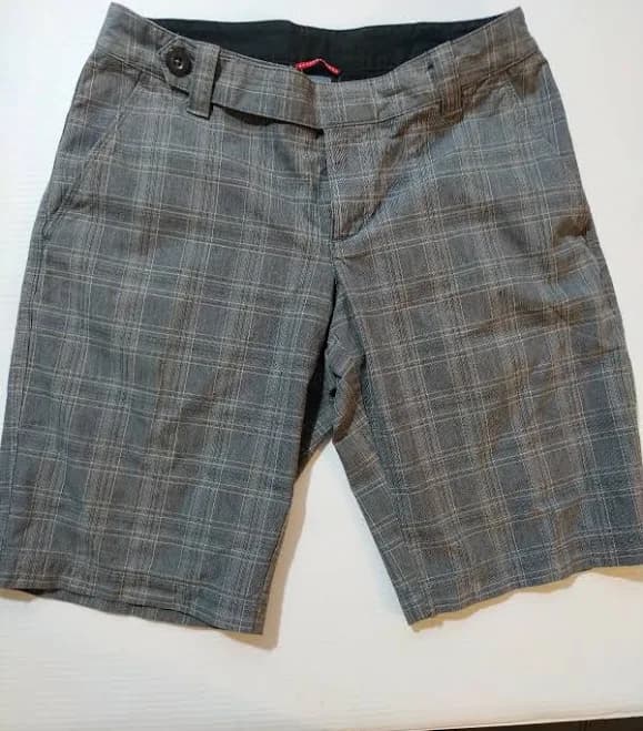 North Face Women's Gray Plaid Bermuda Shorts Size 431