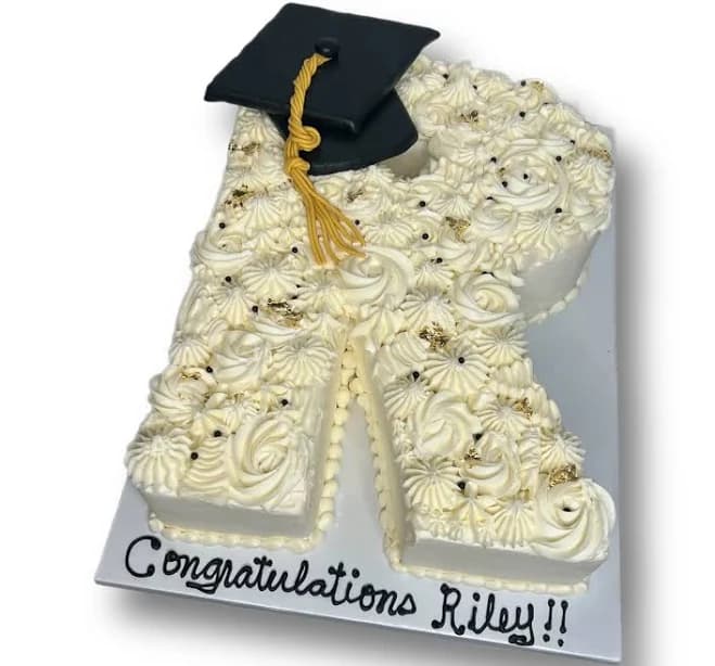 That's The Cake Bakery Letter Graduation Cake
